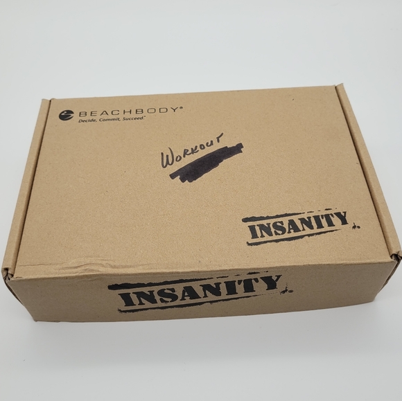 BEACHBODY | Insanity workout DVD set - Picture 3 of 16